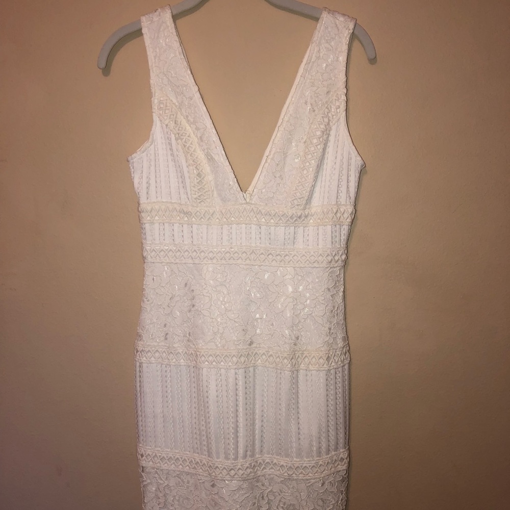 White bodycon dress